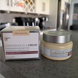 It cosmetics Confidence in a Cream Anti-Aging Hydrating Moisturizer- 2.0 oz